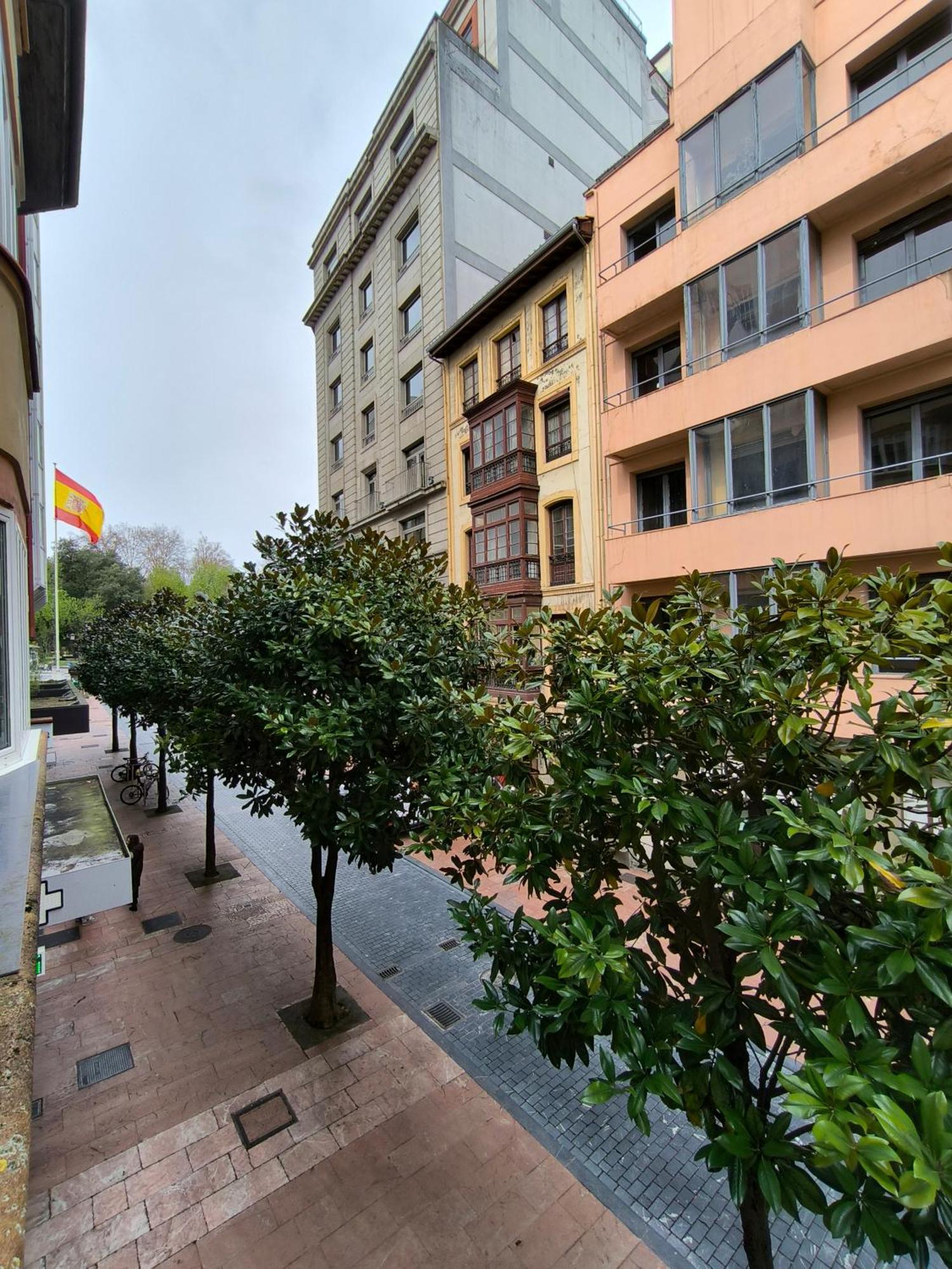 Desde El Mismo Centro. * Oviedo